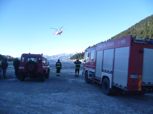 vigili del fuoco al colle vareno dicembre12 038